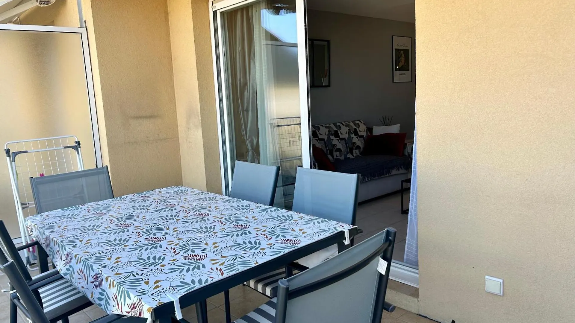 Apartment Joli 2P Climatise Dans Residence Calme Et Securisee Avec Piscine Antibes